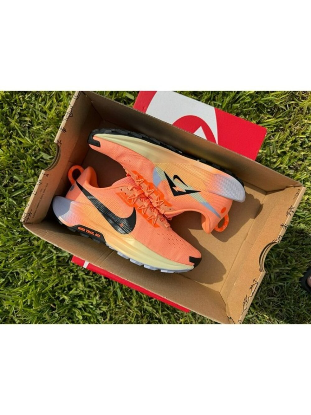 SIZE 10 WOMEN'S NIKE REACTX PEGASUS TRAIL 5 ORANGE PULSE / BLACK DV3865-800 - Picture 9 of 9